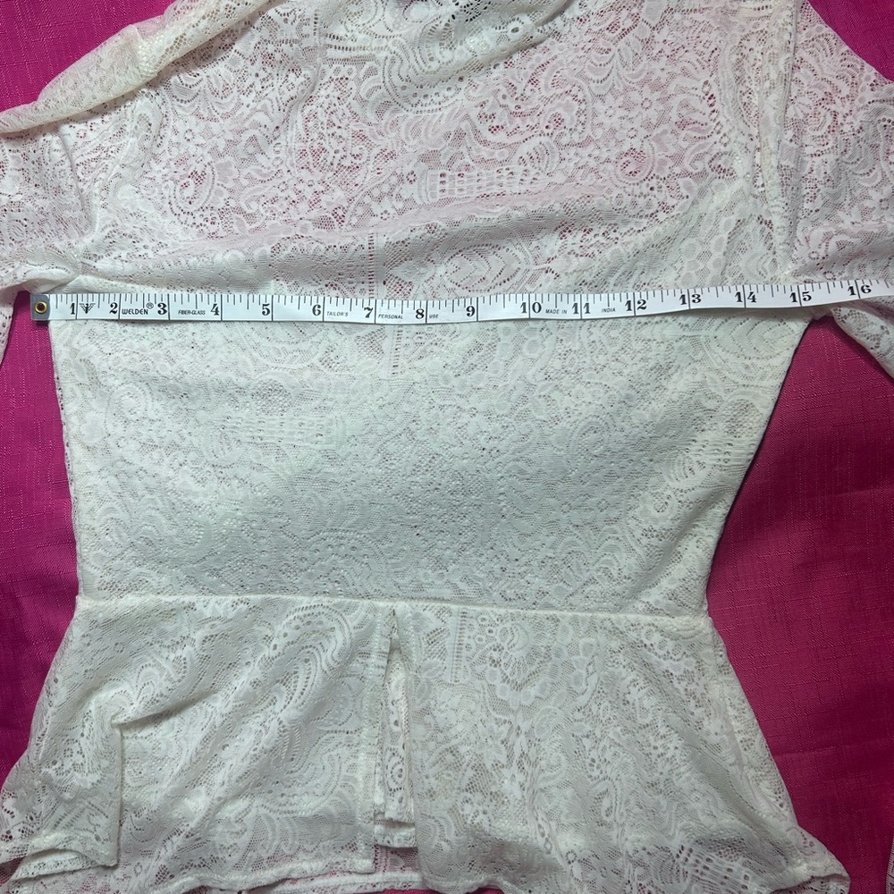 BCBGMaxAzria White Asymmetrical lace Peplum Blouse New with tag - Picture 3 of 5